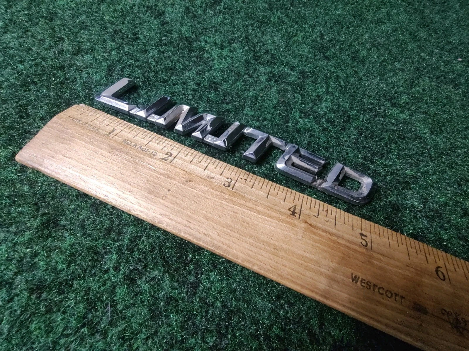 05-10 Toyota Avalon Limited Trunk Emblem Badge Nameplate Rear 75443-AC110 4L7