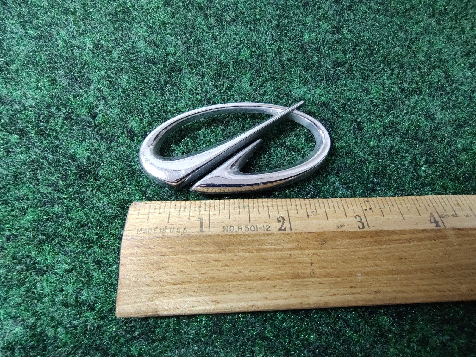 Vintage OLDSMOBILE Chrome EMBLEM SYMBOL BADGE OEM Nameplate 6S8