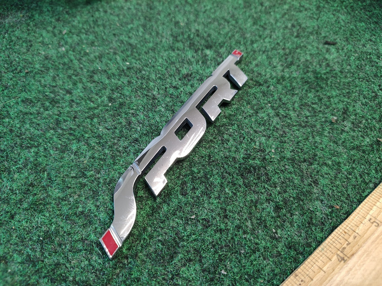 FORD FUSION TAURUS EXPLORER ESCAPE FOCUS SPORT EMBLEM LOGO BADGE USED OEM 2M9