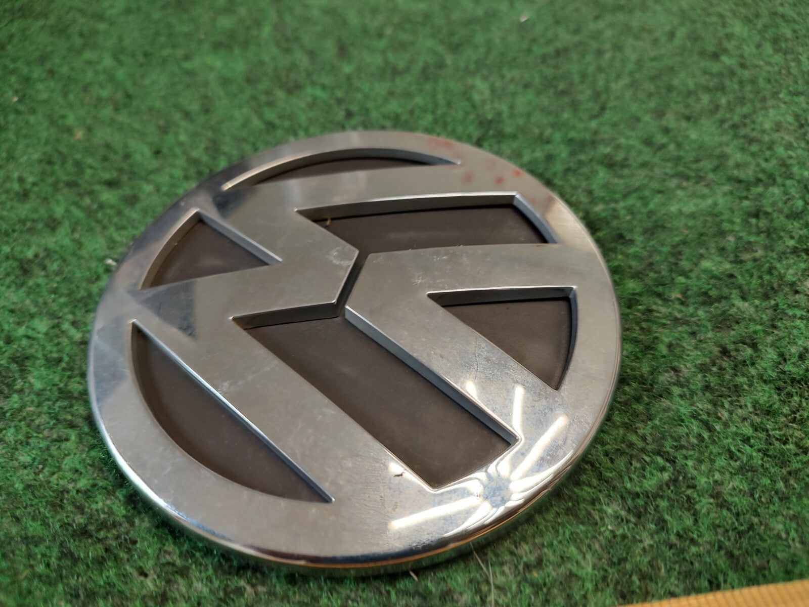 2009-2014 Volkswagen Routan Emblem Badge Symbol Rear Tailgate OEM Chrome 4S7