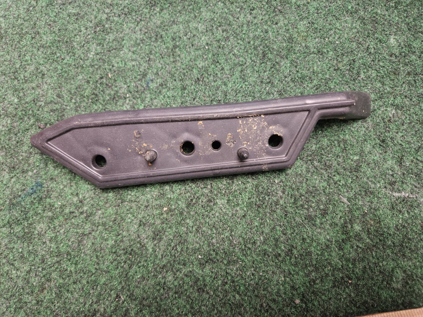 2013-2016 Ford Fusion Left Front Bumper Reinforcement Bracket DS7Z-17C947 6M8