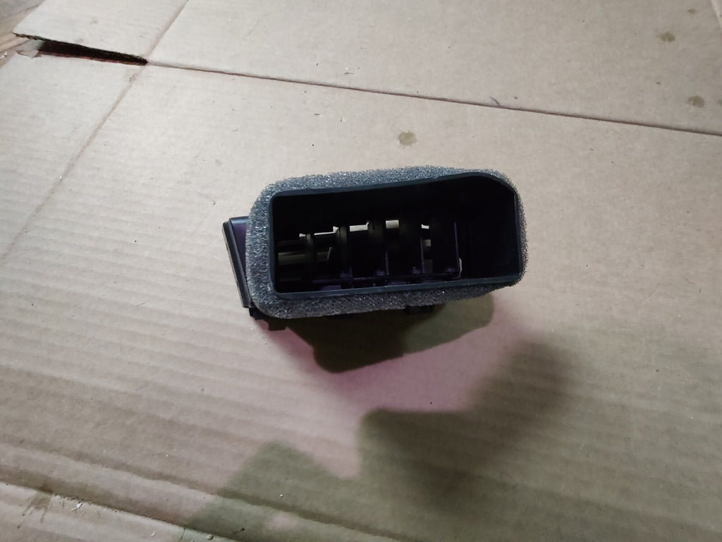 2018-2021 CHEVROLET TRAVERSE FRONT DASH CENTER LEFT AC AIR VENT GRILLE OEM EL6