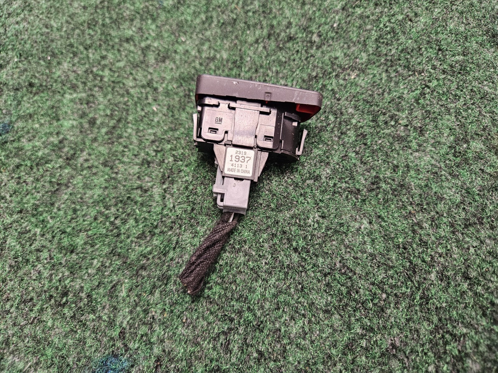 2014-2016 Chevrolet Malibu Hazard Emergency Warning Light Switch Control OEM 6M2