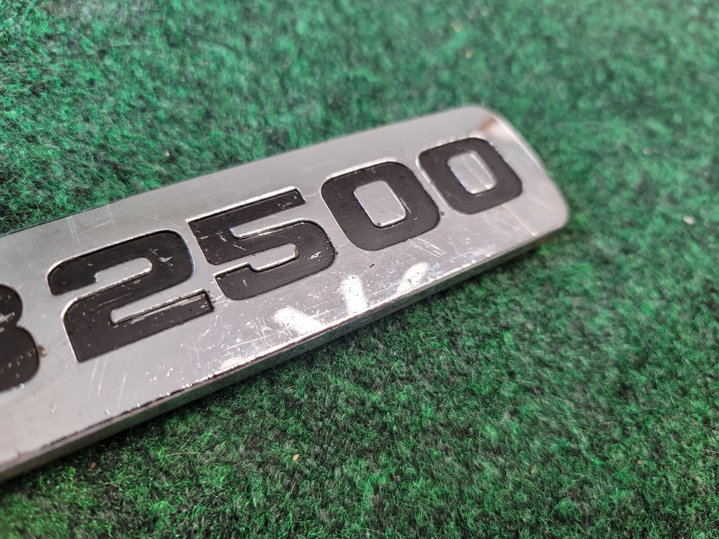 1998-2001 Mazda B2500 Fender Emblem Logo Nameplate Badge ZZP0-51-714 OEM 1M4