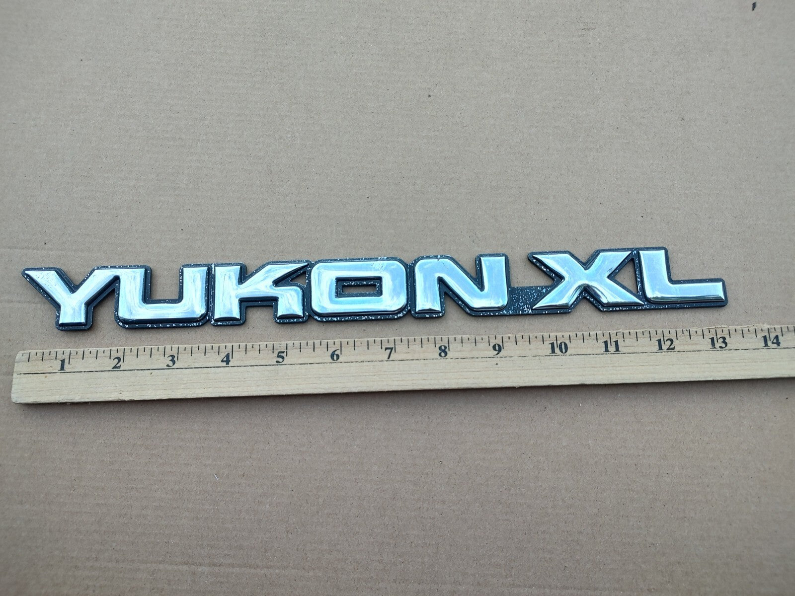GMC 2000-2006 Yukon XL Front Door Side Emblem Badge Logo Nameplate 15746540 7S4