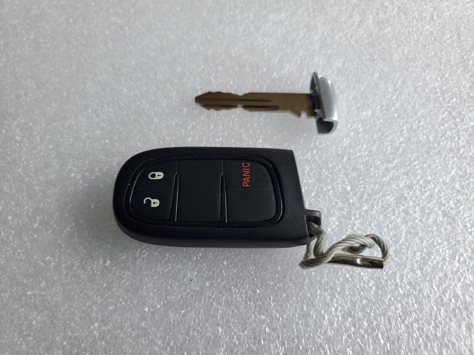 Smart Proximity Key for 2014-2020 Jeep Cherokee GQ4-54T 68105087AG 3 Button