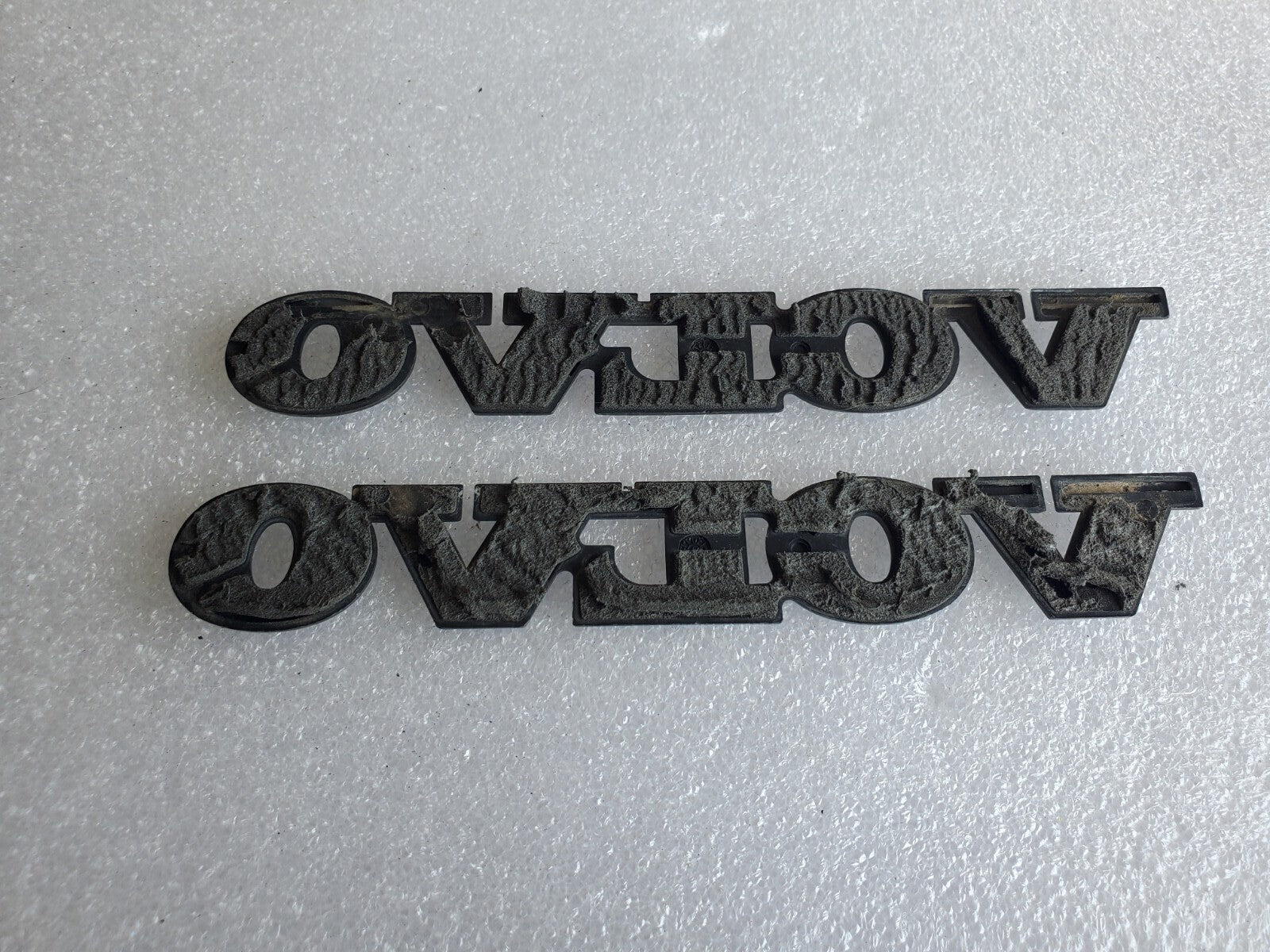 (2) Volvo OEM NAME PLATE Emblem Badge Logo Nameplate OEM VNTG