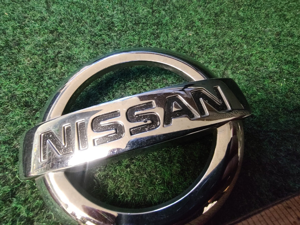 NISSAN CHROME EMBLEM LOGO BADGE SYMBOL Nameplate Name Plate 3758 1S1