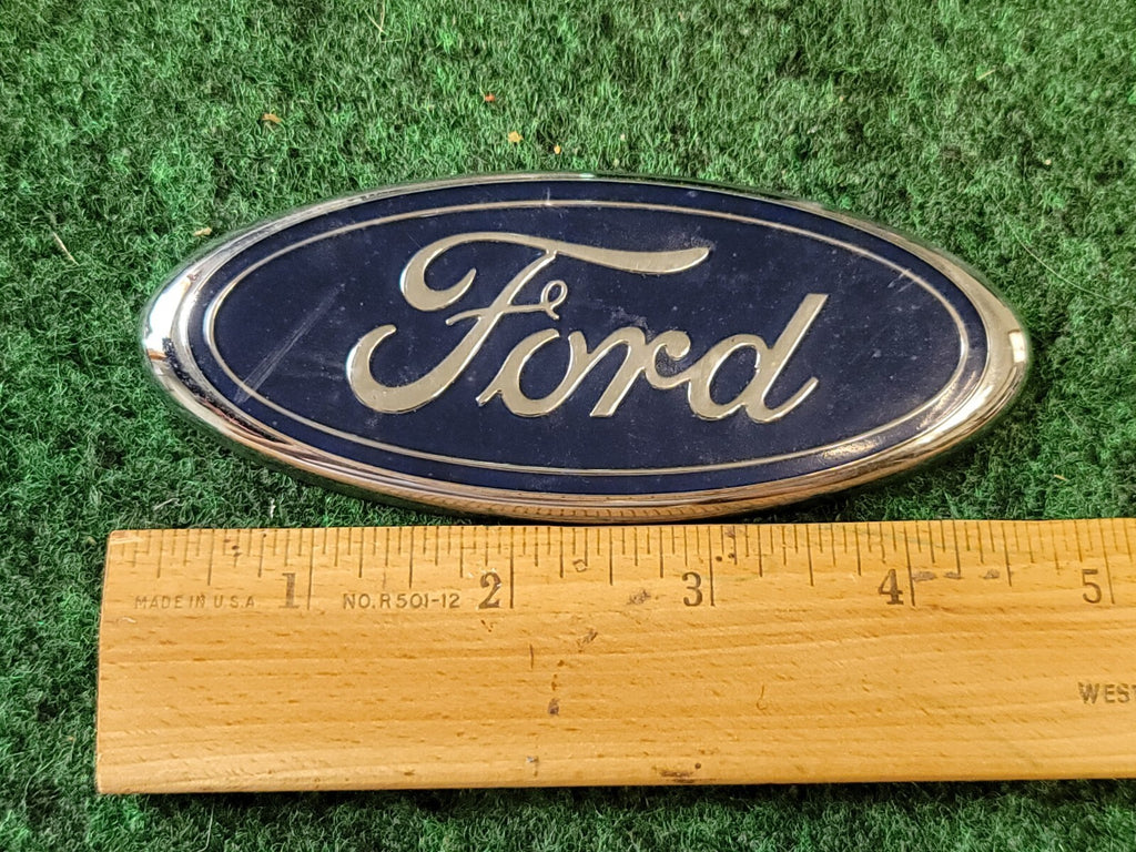 2001-2007 Ford Escape Tailgate Trunk Emblem BADGE YL84-7843500-AB 1M2