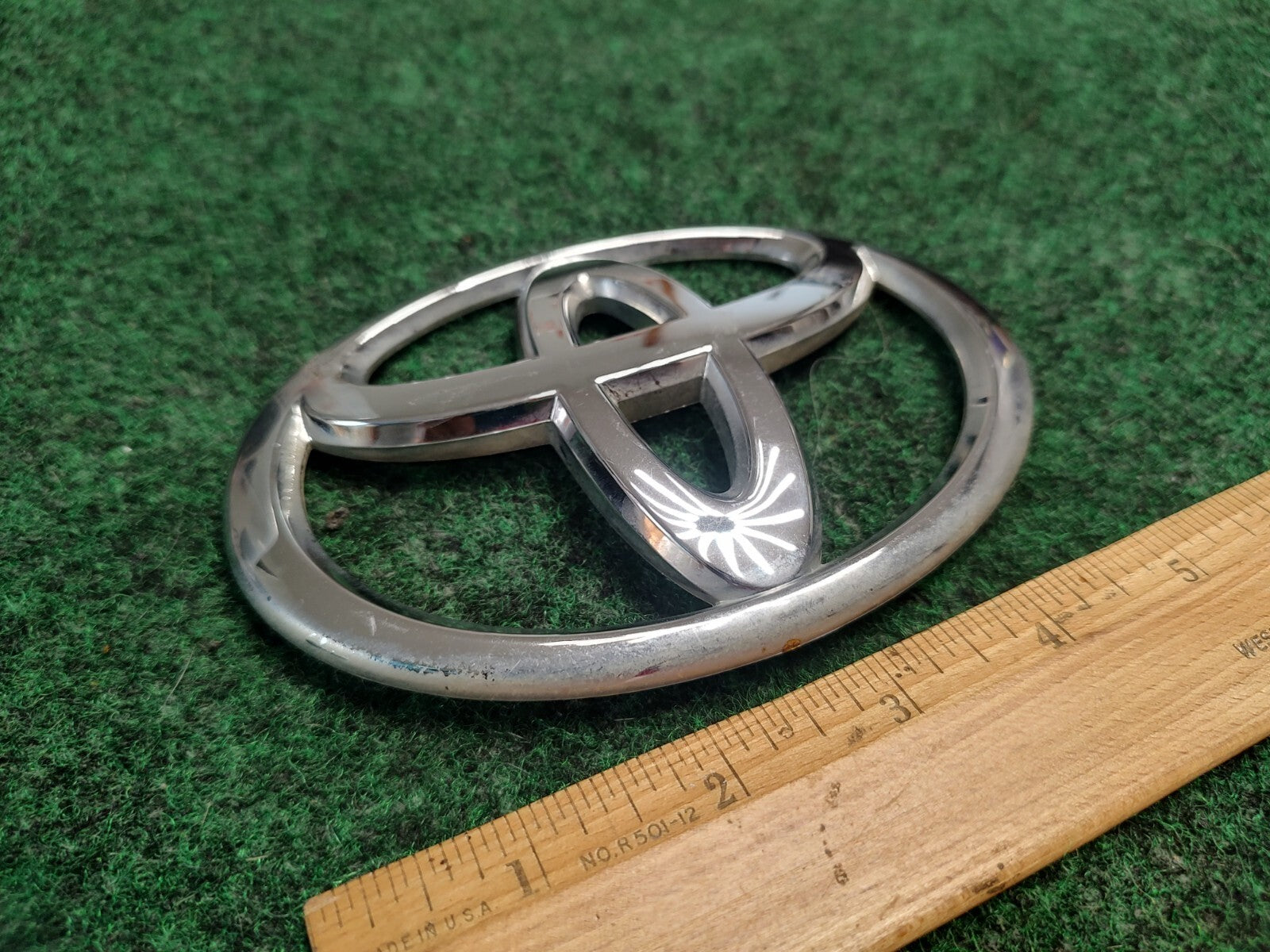 07-11 TOYOTA CAMRY 10-21 4RUNNER REAR TRUNK LID EMBLEM LOGO BADGE SYMBOL OEM 3S2