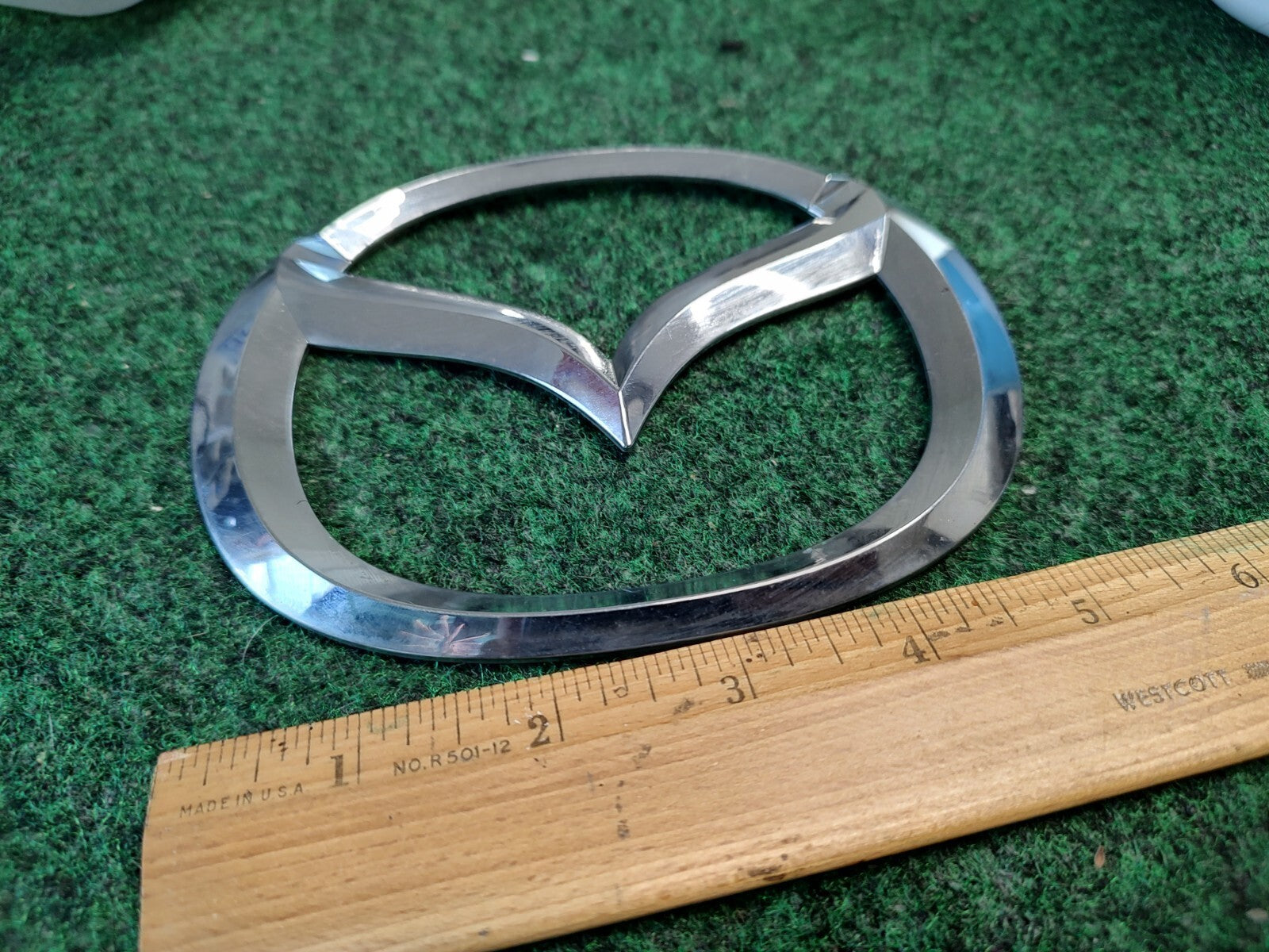 06 07 08 09 10 MAZDA 5 REAR GATE CENTER EMBLEM LOGO BADGE SIGN 2M9