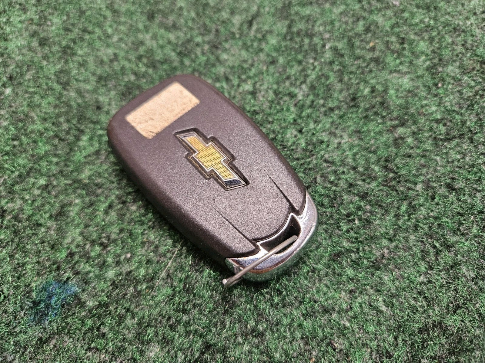 OEM Chevrolet Malibu Cruz Camaro Smart Key Fob with / 5 Buttons Used Key Cut 7S5