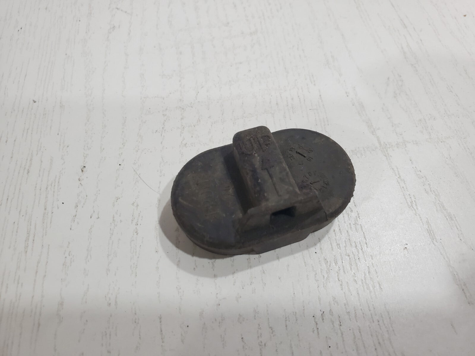 OEM 2012 2013 2014 Ford Focus Rubber Headlight Bulb Dust Cover Cap Plug 6L6