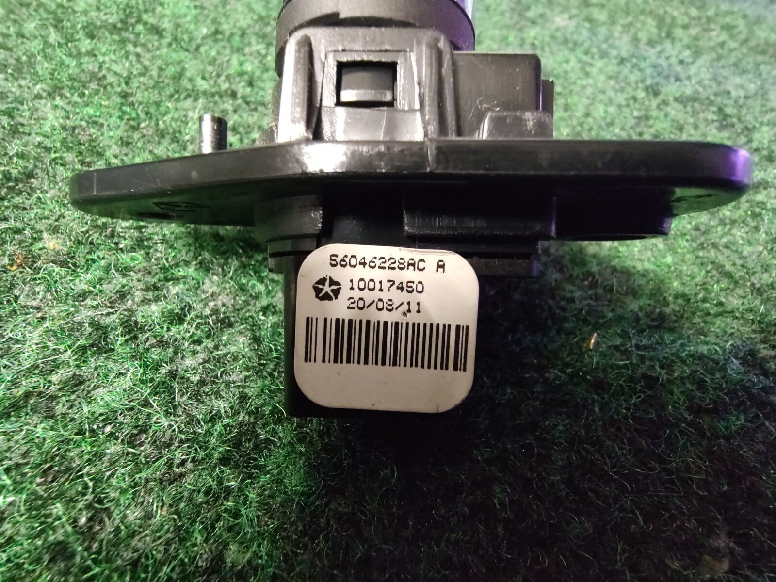 2011-2014 DODGE CHRYSLER REAR TRUNK LID RELEASE SWITCH BUTTON 56046228AC 6S2