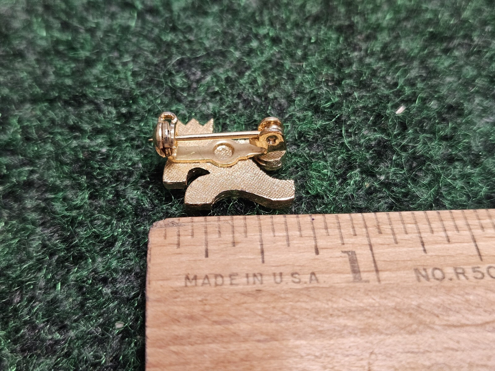 Vintage Brunswick Bowler Man Bowling 200 Club Gold Tone Lapel Pin
