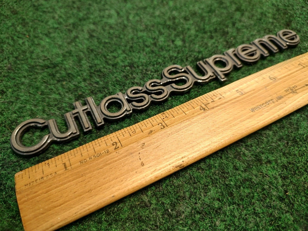 1991-1997 Oldsmobile Cutlass Supreme GM Rear Nameplate Emblem  Badge 2S2
