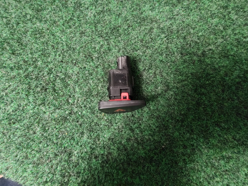 2024 CHEVROLET TRAX DASH DASHBOARD HAZARD LIGHT CONTROL SWITCH OEM 7S2