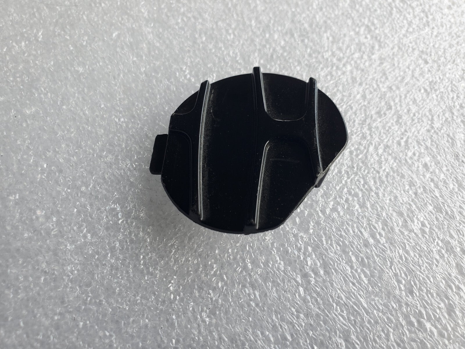 2014 2015 KIA SORENTO SX TOW HOOK COVER OEM 86667-1U700 Black 1L7