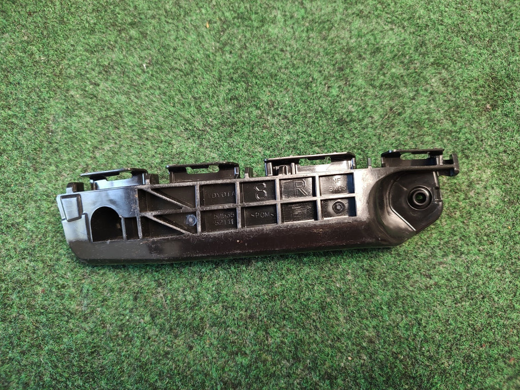 2012-2014 Genuine Toyota Retainer Front Bumper Side RH  52535-52111 4S8