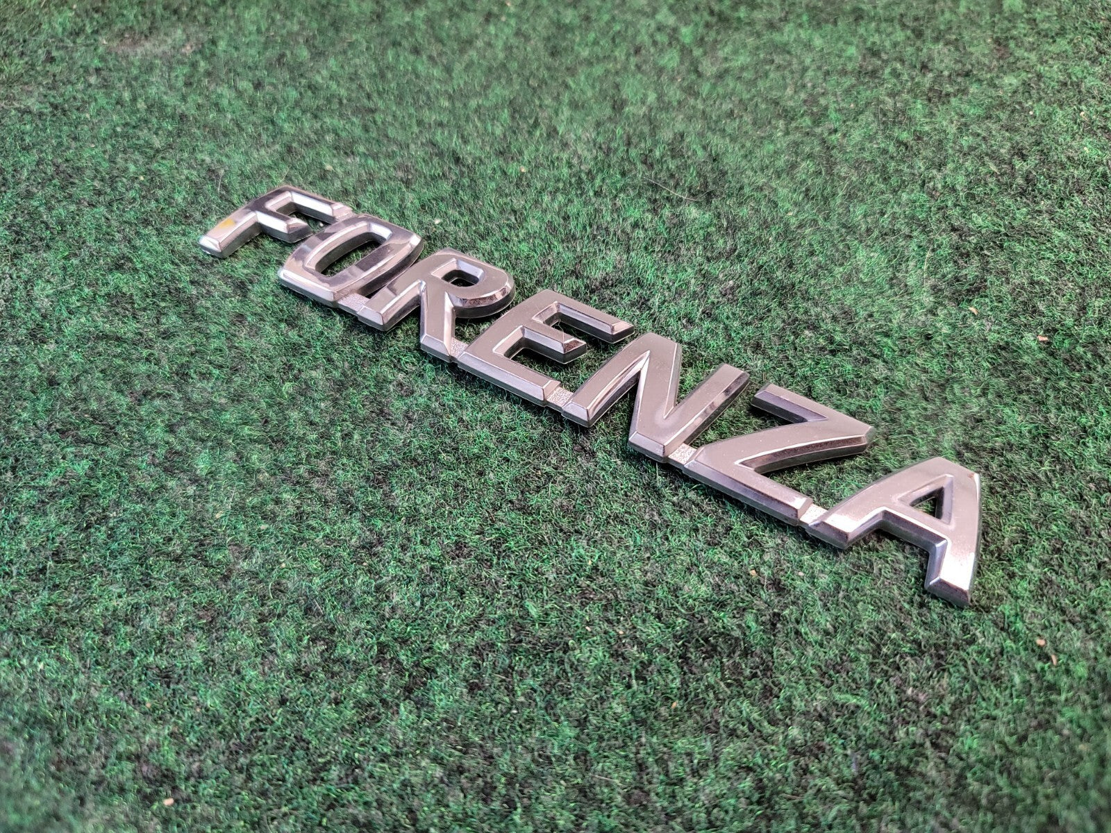 2004-2008 SUZUKI Forenza Rear Trunk Emblem Badge Logo Nameplate Name Plate 7L1
