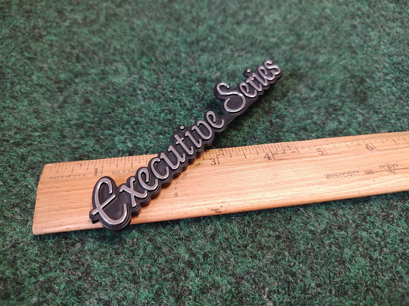 Lincoln Town Car Executive Series Emblem Badge Logo Nameplate F7VB-16B114-AB 3S1