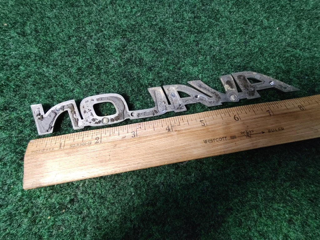 1995 - 1999 TOYOTA "AVALON" REAR TRUNK DECK EMBLEM NAME 75442-AC010 4S4