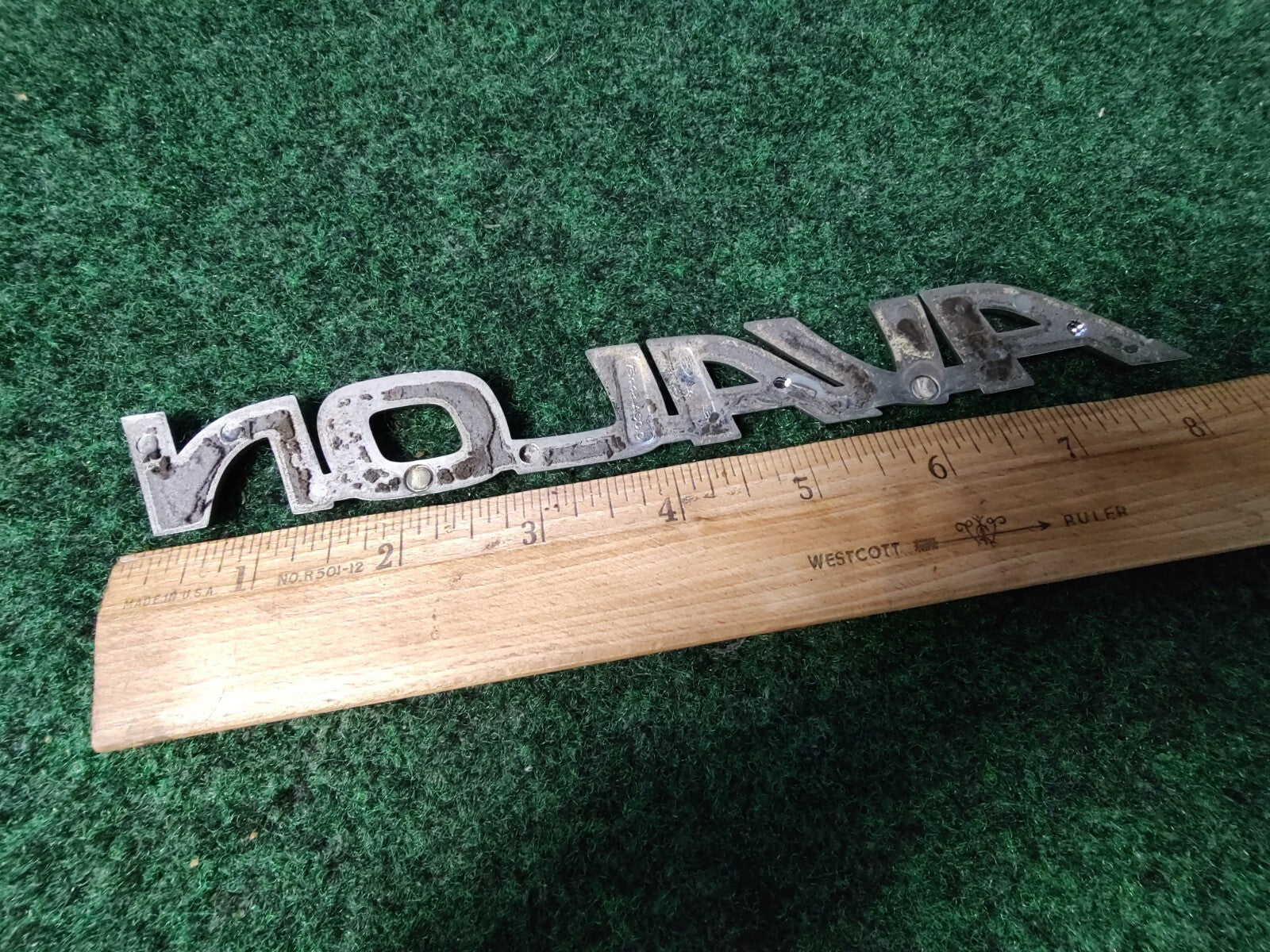 1995 - 1999 TOYOTA "AVALON" REAR TRUNK DECK EMBLEM NAME 75442-AC010 4S4