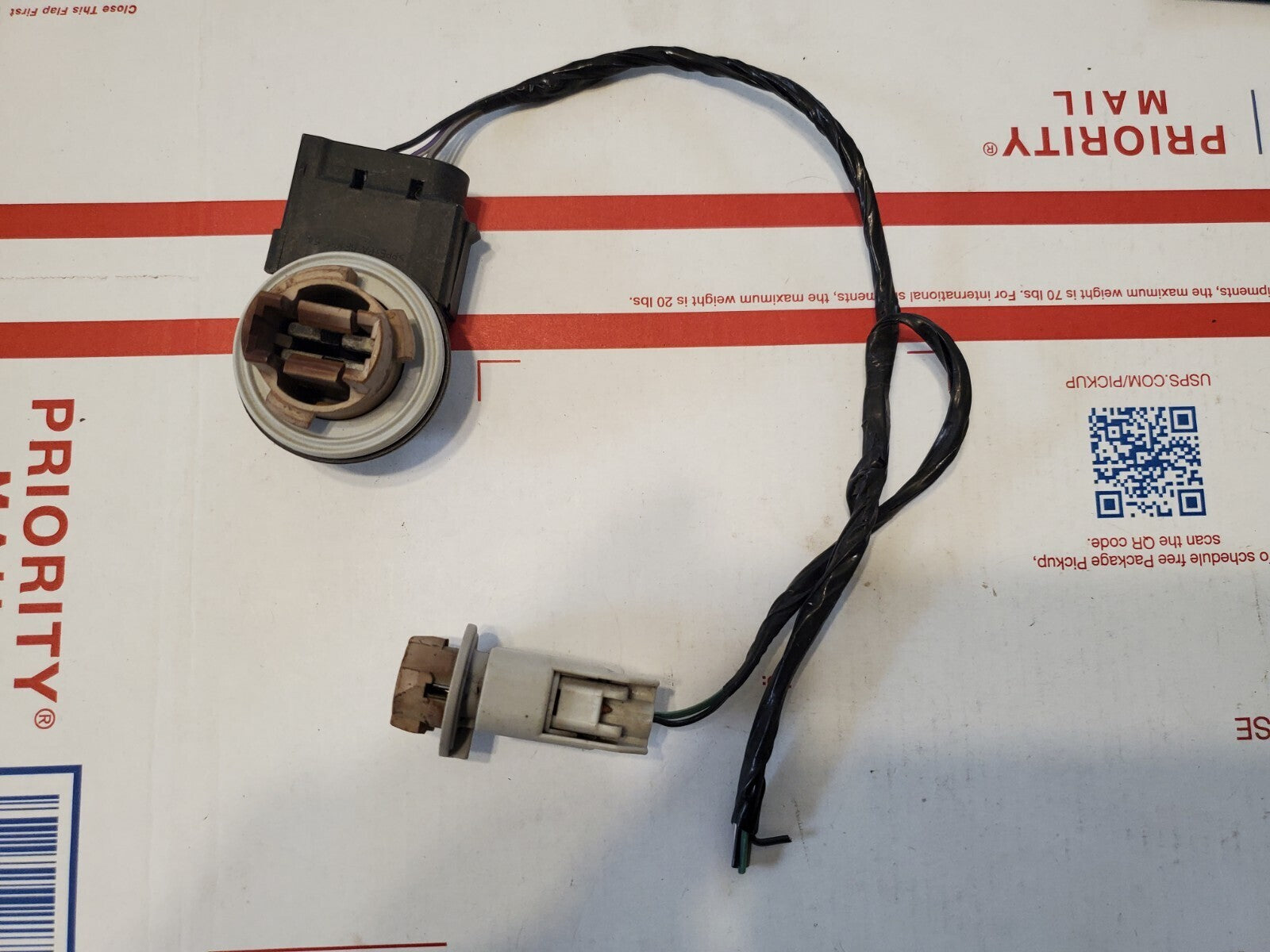 Unkown Make / Model Taillight Wiring Pigtail  3L9