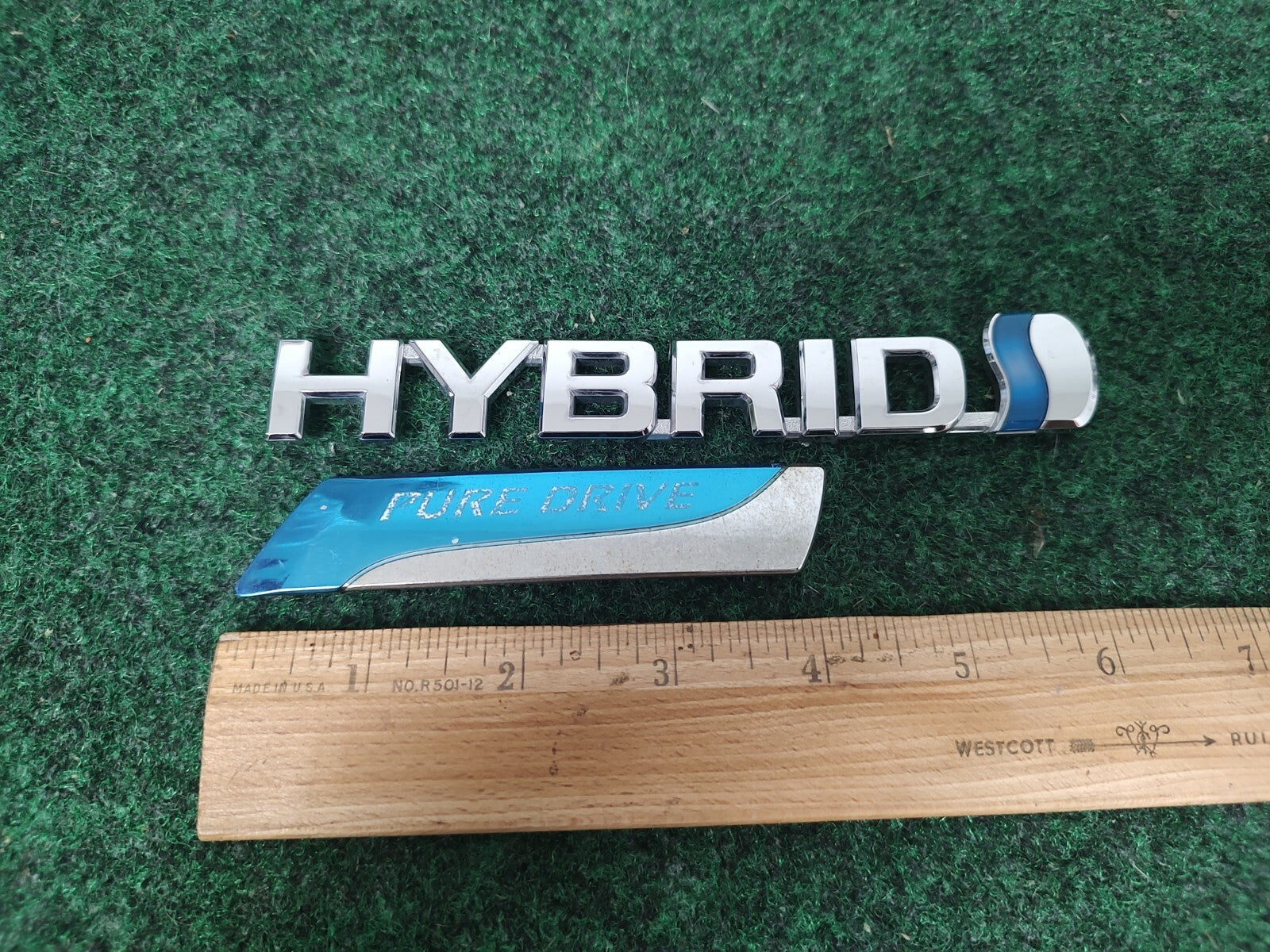 TOYOTA PRIUS HYBRID SIDE FENDER EMBLEM LOGO BADGE SYMBOL USED 1M4
