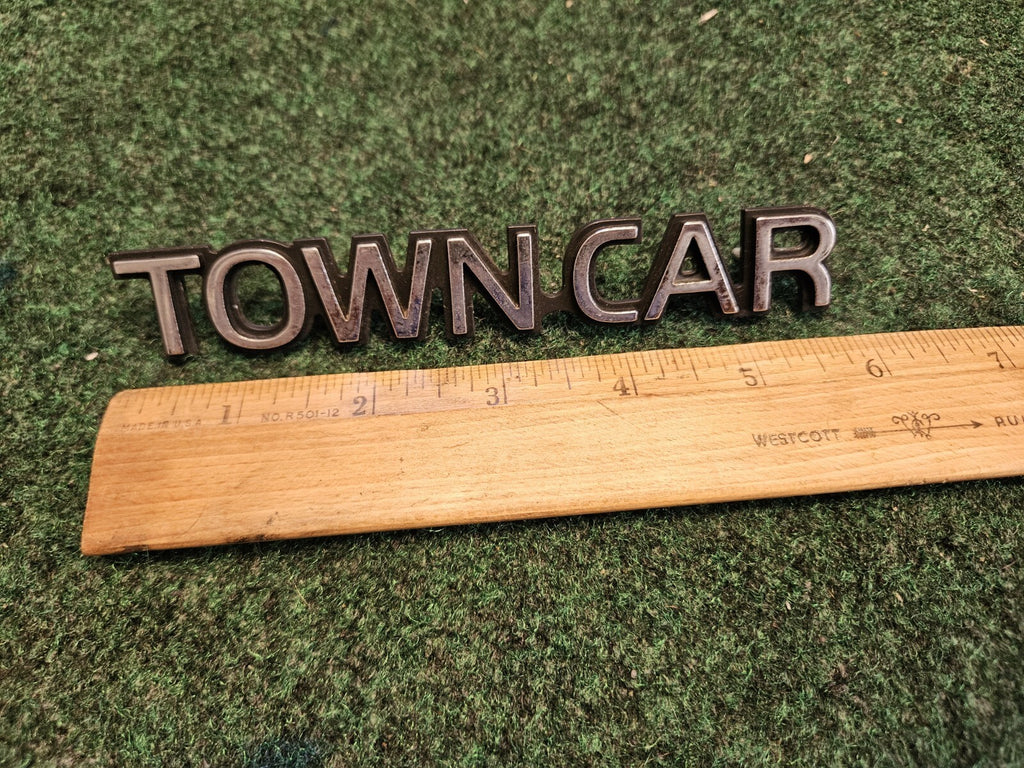 Lincoln OEM Town Car Chrome Plastic  Emblem Badge Logo Nameplate Name Plate 5M4
