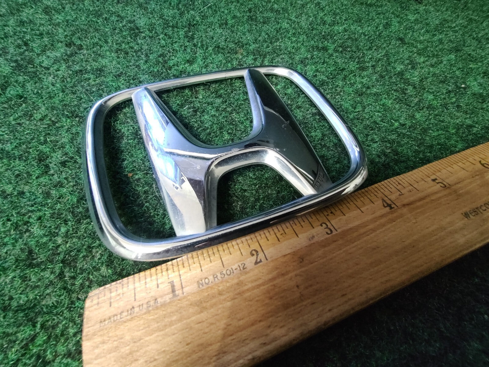 2005-2010 HONDA ODYSSEY REAR LIFTGATE EMBLEM LOGO SYMBOL 75701-SHJ-A000 OEM 4L8