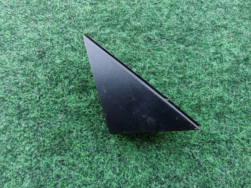 2018-2023 HYUNDAI KONA FRONT RIGHT PASSENGER SIDE FENDER CORNER TRIM OEM 10L4 20