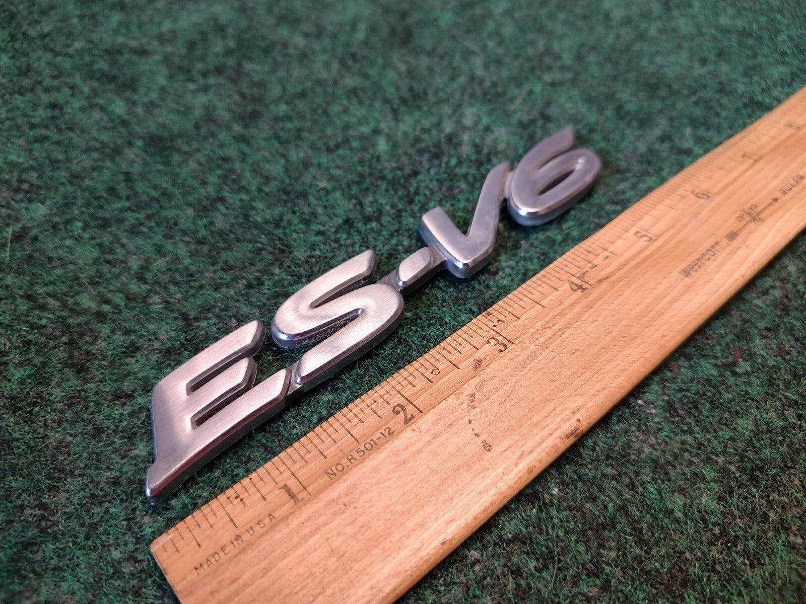 01-04 Mazda Tribute ES-V6 Rear Trunk Emblem Liftgate Nameplate Badge 02 03 3S1