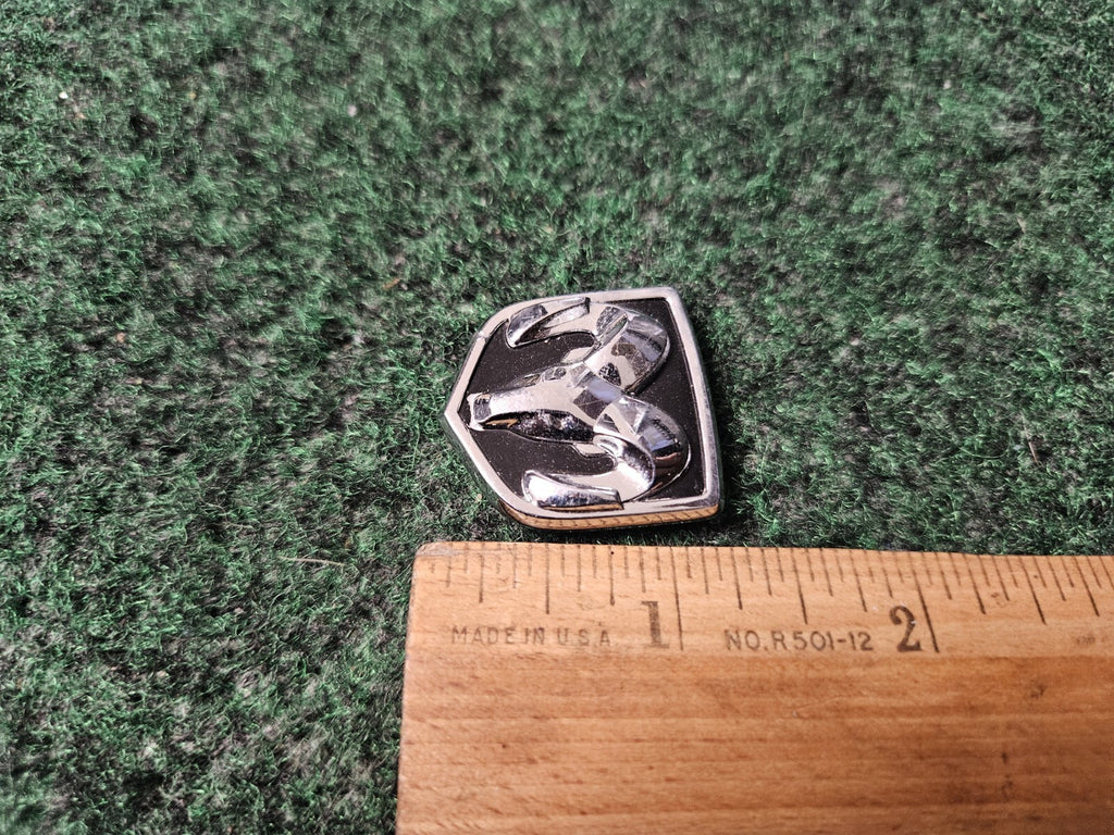 DODGE STEERING WHEEL EMBLEM RAM 1500 2500 CHARGER OEM DURANGO CARAVAN 4S1