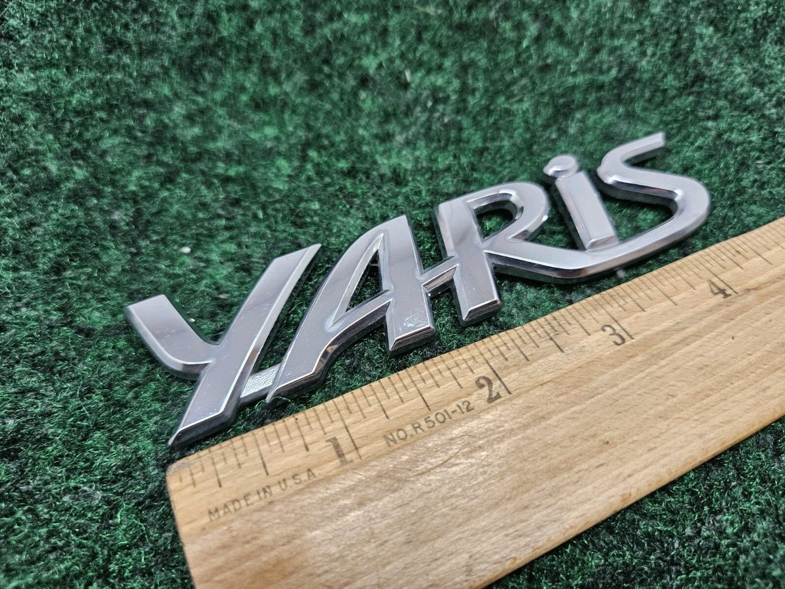 2006-2011 TOYOTA YARIS REAR EMBLEM LOGO BADGE SYMBOL CHROME LETTERS OEM GL1