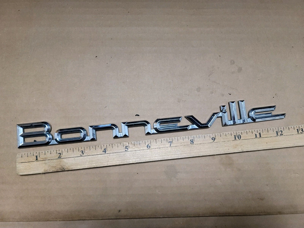 00 01 02 03 04 PONTIAC BONNEVILLE REAR LID EMBLEM LOGO BADGE SYMBOL OEM EL7