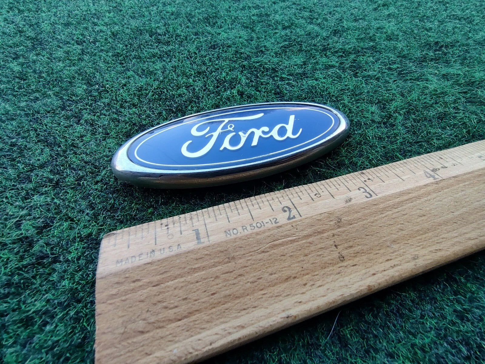1995-1997 FORD CROWN VICTORIA LOGO Rear EMBLEM SYMBOL SIGN 2L3