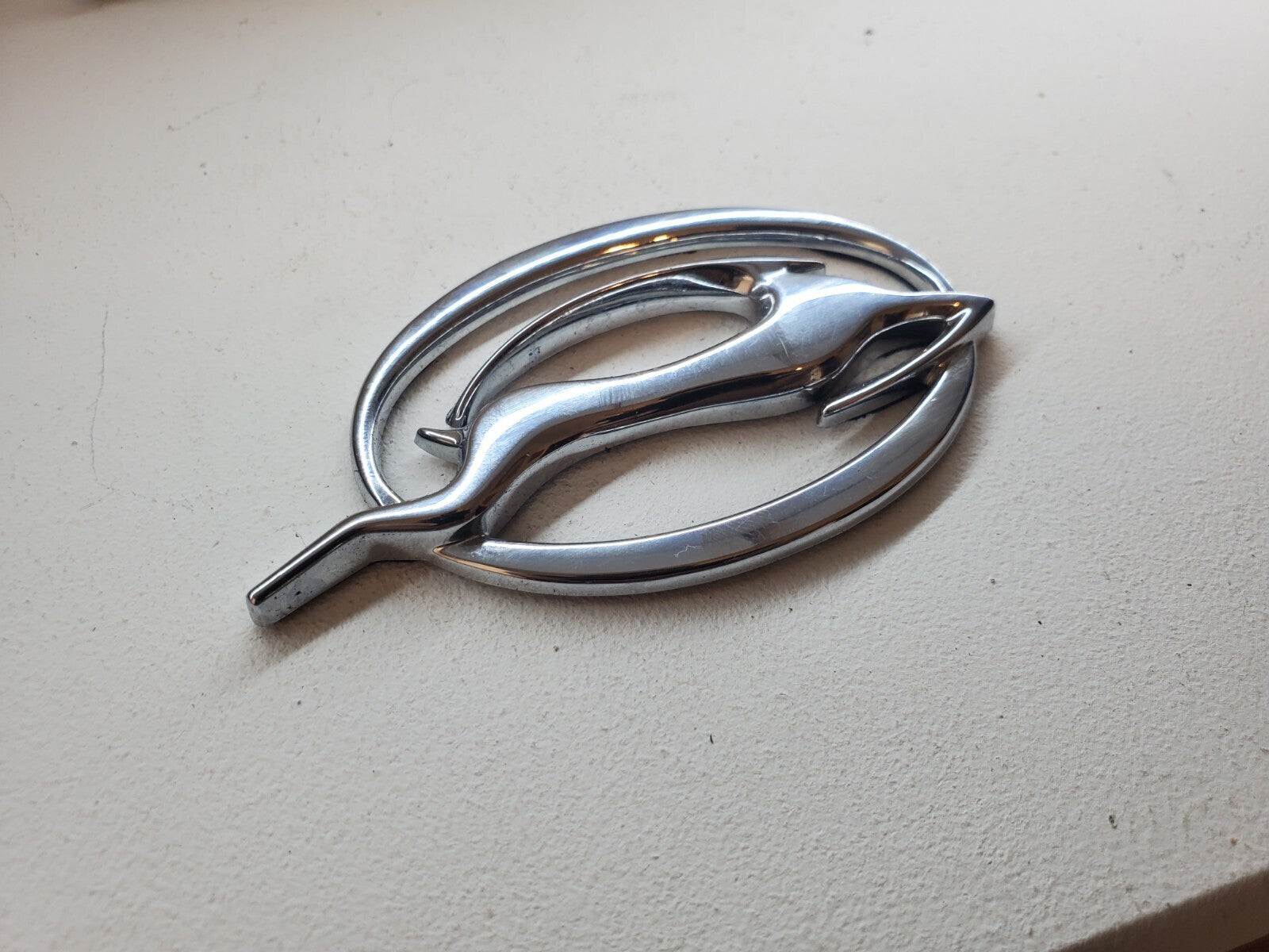 2000 - 2009 Chevy Impala RH Rear Quarter Panel Emblem OEM GM Part 10424490 5L1