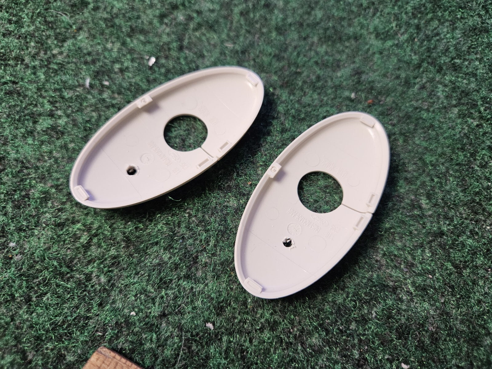 (2) 2013-2015 Ford Focus Front Left Right Sun Visor Cover Trim OEM 4M8