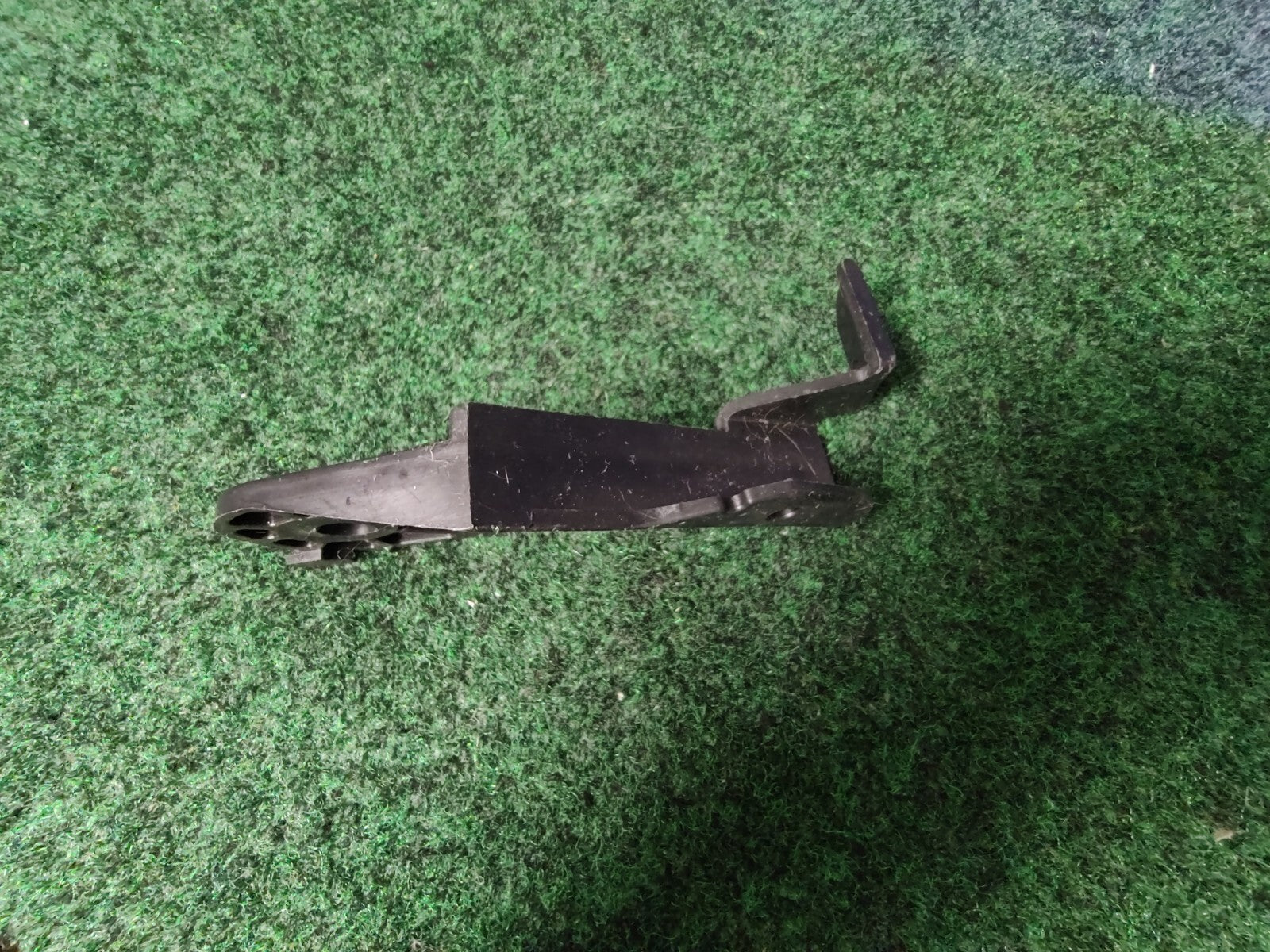 Headlight Bracket Left LH Side Part Number 20-6624C3 6S6