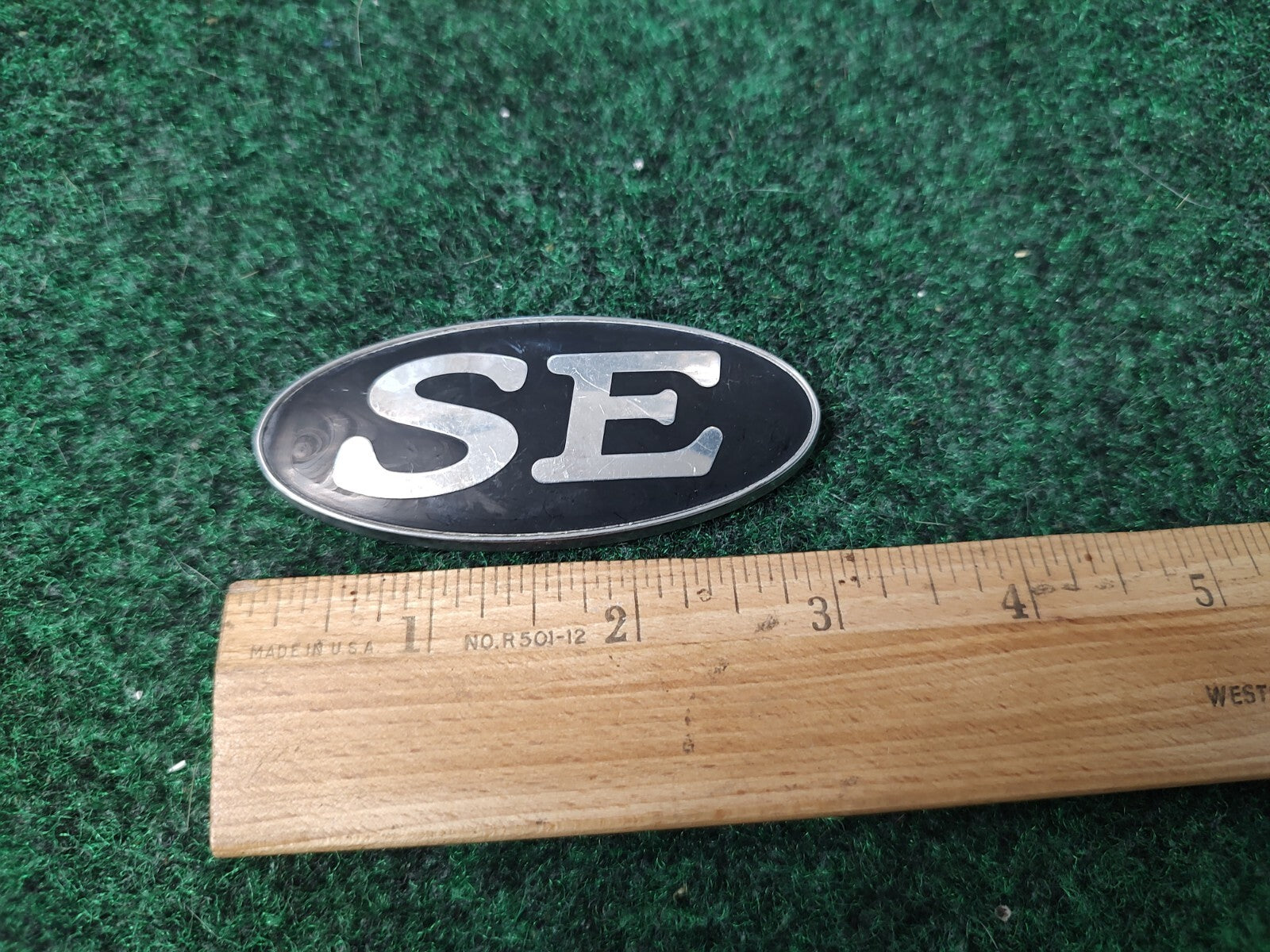 FORD MUSTANG SE CIRCA '98 REAR EMBLEM OEM 97BB F16098 1M4