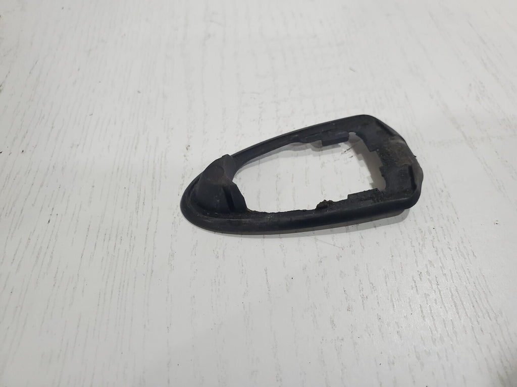 02-15 MINI COOPER R50 R53 R55 LEFT RIGHT EXTERIOR DOOR HANDLE RUBBER OEM 6L6