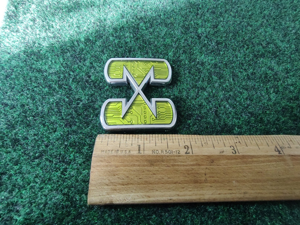 OEM Quarter Panel Emblem Right or Left Hybrid Escalade Tahoe Yukon 25940049 6S8