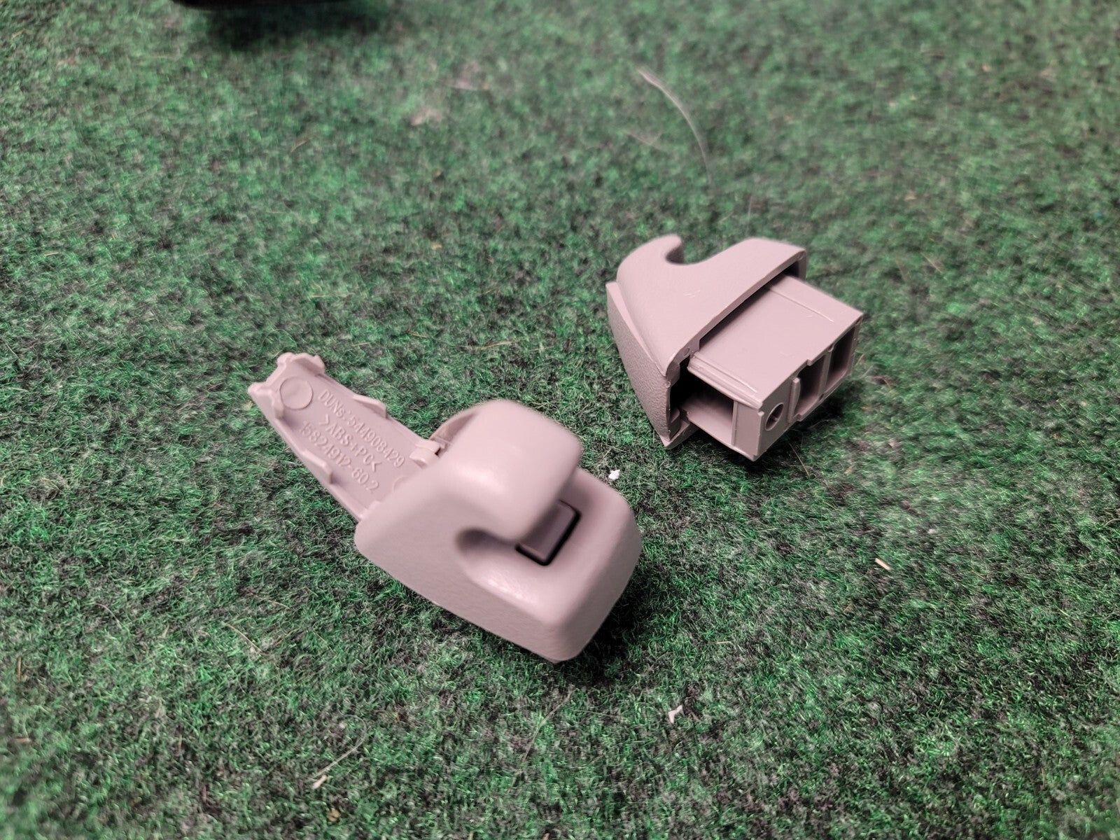 (2) OEM 15824912 Buick Cadillac ATS LaCrosse Interior Roof Sunvisor Support Clip