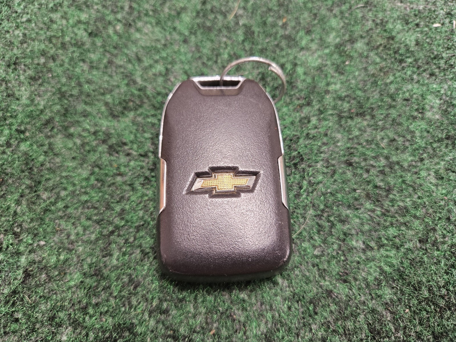 OEM GMC HYQ1AA Key Fob with 6 Buttons KeyFob Keless Entry Used Key Is Cut 7S5