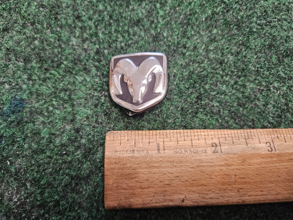 DODGE STEERING WHEEL EMBLEM RAM 1500 2500 CHARGER NITRO DURANGO CARAVAN 5M7