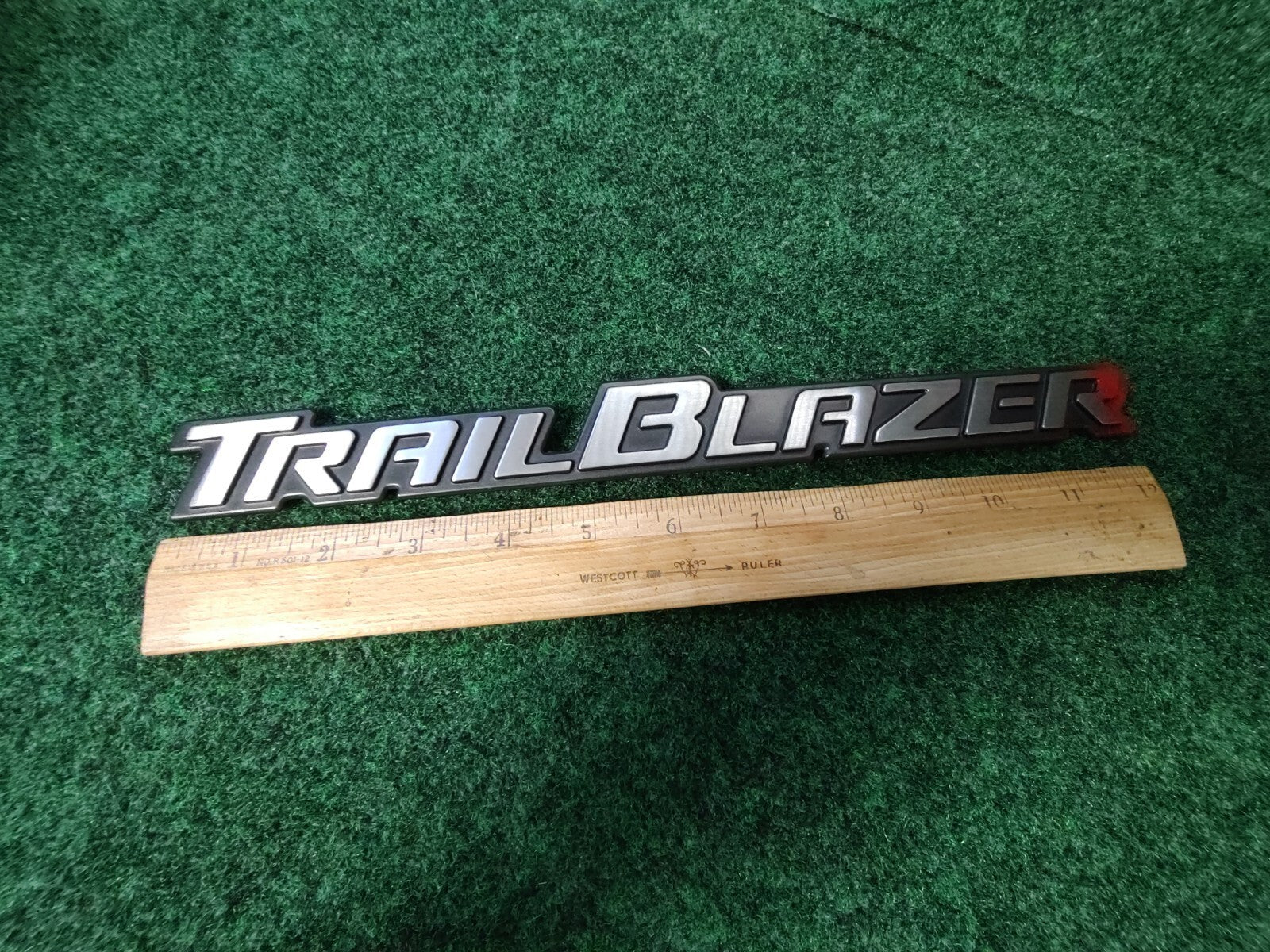 2002 2003 2004 Chevrolet Trail Blazer Body Side Front Door Emblem Badge OEM 5S6