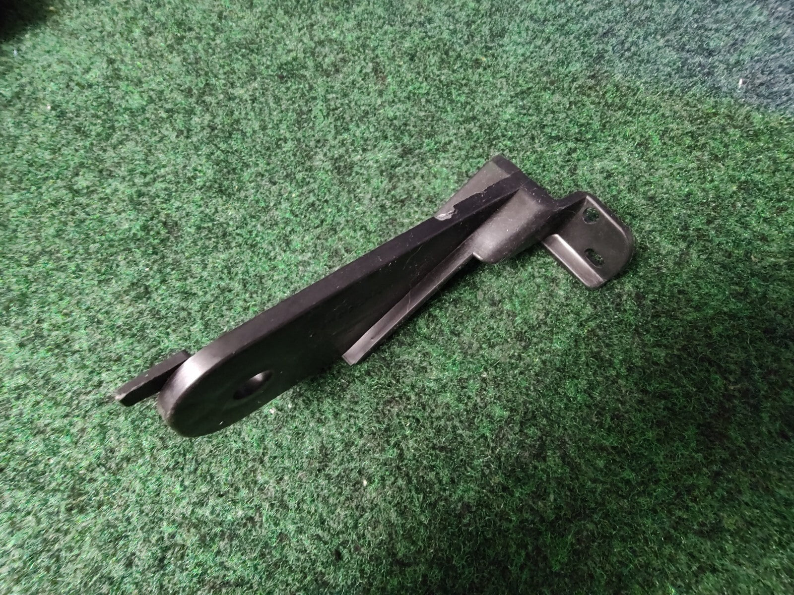 Headlight Bracket Left LH Side Part Number 20-6624C3 6S6