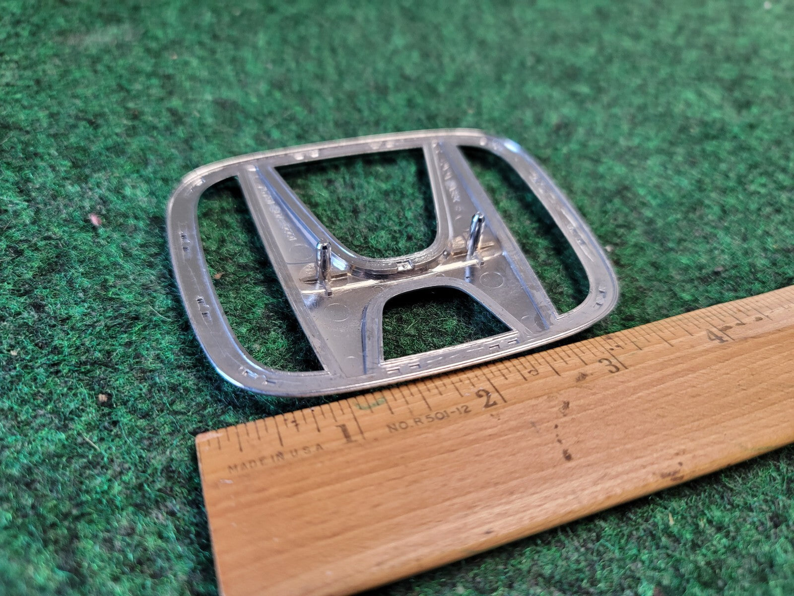 2003 - 2005 HONDA ACCORD SEDAN REAR TRUNK CENTER EMBLEM BADGE LOGO SYMBOL 1M6