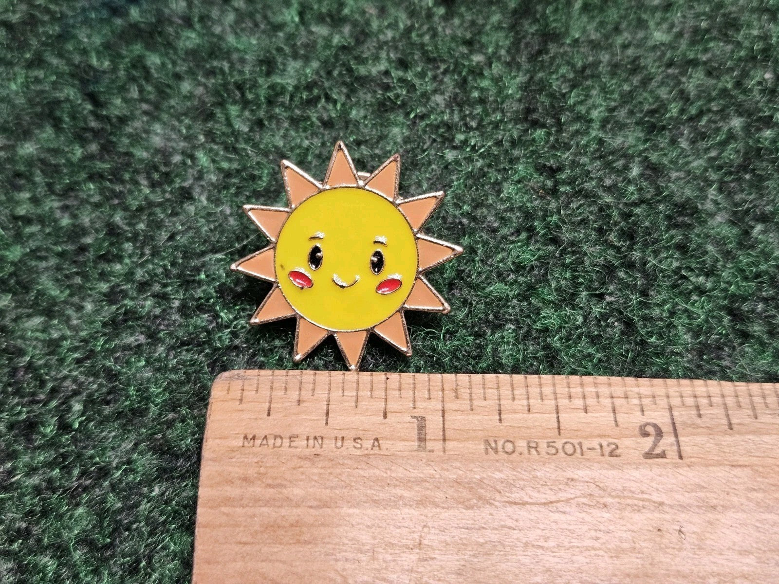Weather Sun Happy Smile SUNSHINE Collectable Badge Lapel Hat Enamel Pin
